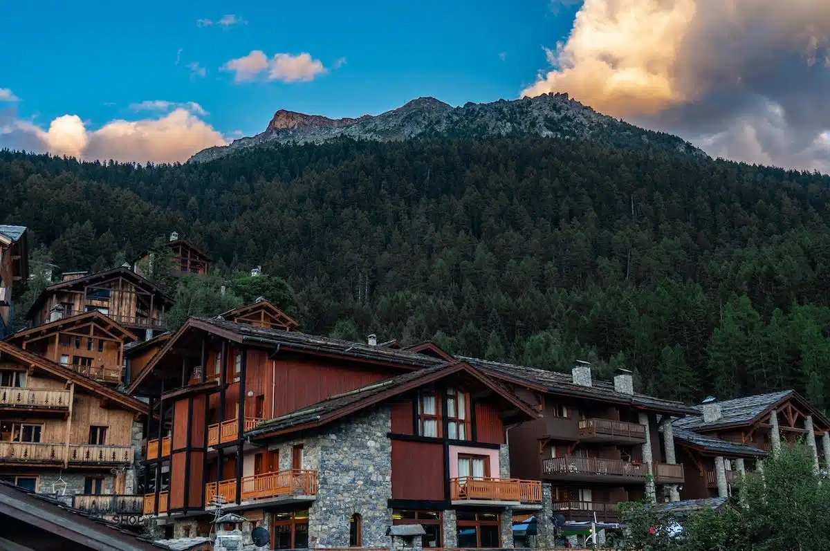 Trouver un logement abordable en Suisse en tant que frontalier : les astuces à connaître